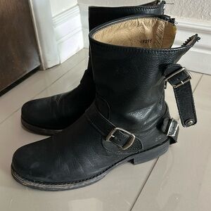 COPY - FRYE mint condition biker ankle boots booties leather